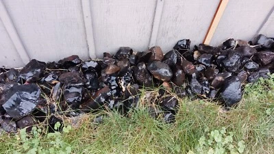 About 20 pounds of mixed types, rough Obsidian. For Knapping, slabbing, cabbing  - Image 1 of 4