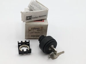 Cutler Hammer E22GB1G1 Key Release Push Button Latch In E22GB1 Black Panel Mount - Picture 1 of 12