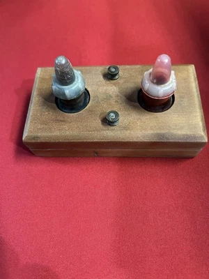 Pozos de tinta vintage Higgins, caja de madera, tornillos de latón Foto 1 de 3