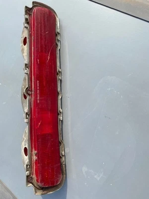 Pontiac GTO 1966 luz trasera derecha carcasa con lente Foto 1 de 4