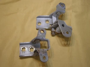 OEM 2017 Dodge Caravan Left Front Driver's Door Top & Bottom Hinges 881AC 879AE - Picture 1 of 6