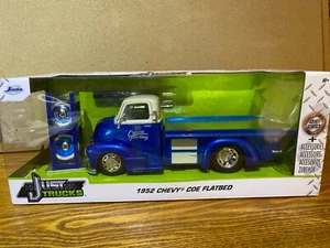 1/34 1952 CHEVY COE FLATBED - Picture 1 of 8