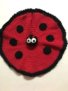 LADYBUG LOVIE ROJO NEGRO NUEVO Crochet Amoroso Seguridad Bebé Niño Pequeño Manta HECHA A MANO - Imagen 1 de 8