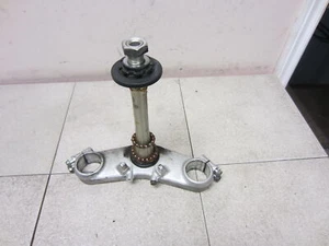 02-03 KAWASAKI NINJA ZX9R ZX9 OEM FRONT FORKS CLAMP LOWER TRIPLE TREE STEM - Picture 1 of 4