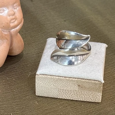 James Avery RETIRED Sterling Silver Size 8 Ring Leaf Bypass Design. - Image 1 of 4