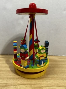 Carrusel de madera 6 elfos pintado a mano Merry Go Round decoración de campo juguete giratorio - Imagen 1 de 8