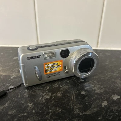 Sony Digital Camera Cybershot DSC-P5 3.2MP Silver Tested - Image 1 of 4