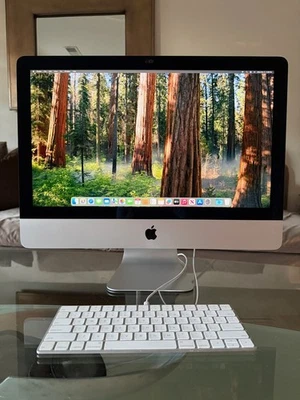 Apple iMac with 21.5in Retina 4K 1TB Fusion Drive, 16GB RAM w/Keyboard & Mouse - Image 1 of 4