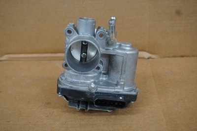 14 15 16 17 18 19 20 Control de carrocería del acelerador del motor Mitsubishi Mirage 1,2 L 1450A19 Foto 1 de 4