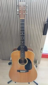 MARTIN HD-28 1980 Used Acoustic Guitar - Picture 1 of 8