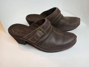 Clarks Size 8 M Brown Leather Clogs Mules Slides Bendables Split Top Buckle - Picture 1 of 13