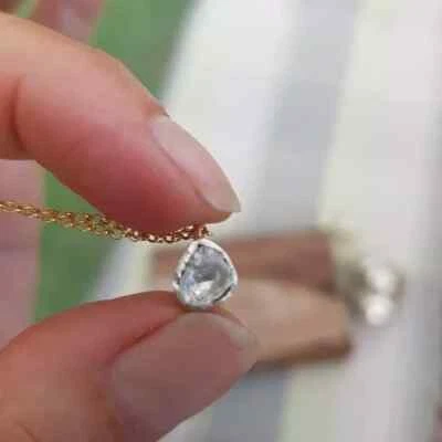 Colgante de cadena apilable natural de plata de ley 925 con diamantes Polki individuales Foto 1 de 4