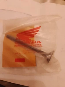 HONDA CB125T EXHAUST VALVE 1980 BRAND NEW UNOPENED - Picture 1 of 3