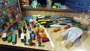 Vintage Huge Thomas The Train Lot,trains,people,platforms,52 pieces! - Picture 1 of 13
