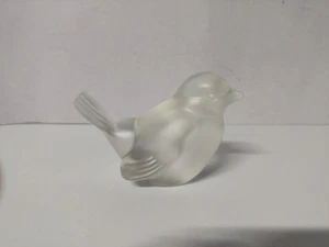 Fenton Art Glas klar satiniert Frosty Singbird Spatz Vogel Figur Briefbeschwerer - Bild 1 von 7