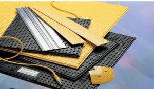 NUEVO Omron UMMYA-0500-1500-1 ALFOMBRILLA DE SEGURIDAD AMARILLA CON CABLE, 500x1500mm - Imagen 1 de 6