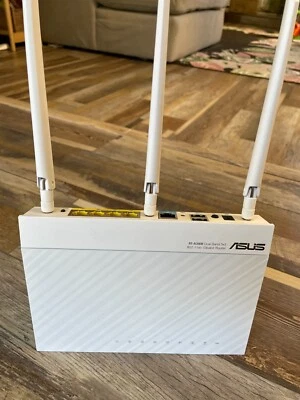 ASUS RT-AC66W Dual-Band WiFi Router - Image 1 of 4