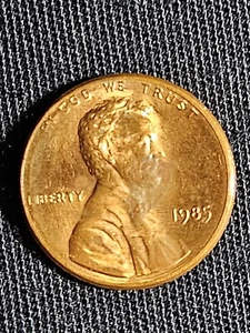 Penny Errors 1985 sin marca de ceca, golpeado fuera del centro, DDO, en "I" sin "L" - Imagen 1 de 8