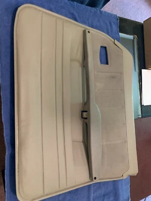 Classic Saab 900 1992 sedán de 4 puertas delantero derecho topo panel de puerta y manija Foto 1 de 4