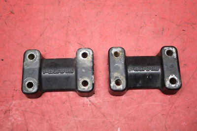 Polaris Scrambler 400 1996 manillar abrazaderas conjunto de pares de soportes 5630616-067 Foto 1 de 2