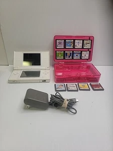 Sistema portátil Nintendo DS Lite y paquete de 8 juegos. Unidad que no enciende. Tal cual. - Imagen 1 de 5