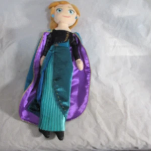 MUÑECA PRINCESA REINA ANNA FROZEN 2 DISNEY STORE 18" PELUCHE SUAVE - Imagen 1 de 6