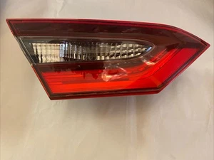 2018-2020 TOYOTA CAMRY DRIVER LH TAIL LIGHT OEM - Picture 1 of 5