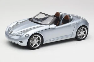 B66962114 Mercedes Vision SLA Silver Gate 1/18 - Picture 1 of 8