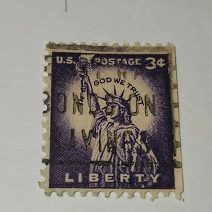 Raro sello postal de Estados Unidos 3 centavos libertad usado púrpura dama estatua de la libertad - Imagen 1 de 3