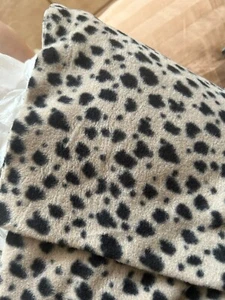Animal Print Anti Pill Polyester Fleece Fabric 3 1/3 Yards 58” Wide - Picture 1 of 1