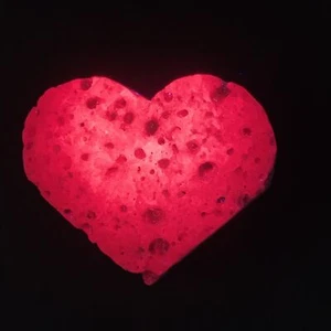 Natural Red Corundum Ruby Crystal Rough Specimen Glow Under UV Light heart C828 - Picture 1 of 7