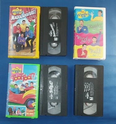 Wiggles Lot of 3 Clamshells VHS Magical Adventure/WigglyWigglyWorld/TootToot - Image 1 of 2