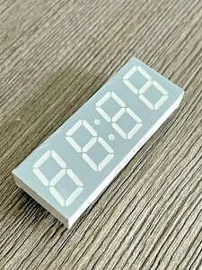 4 Pcs DISPLAYS 7 SEGMENT GREEN 3 1/2 NUMERIC LED 0.56" QUAD 12 DIP CC CLOCK NEW - Picture 1 of 6