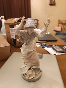 Lladro Careless Maiden Porcelain Figurine - Picture 1 of 4