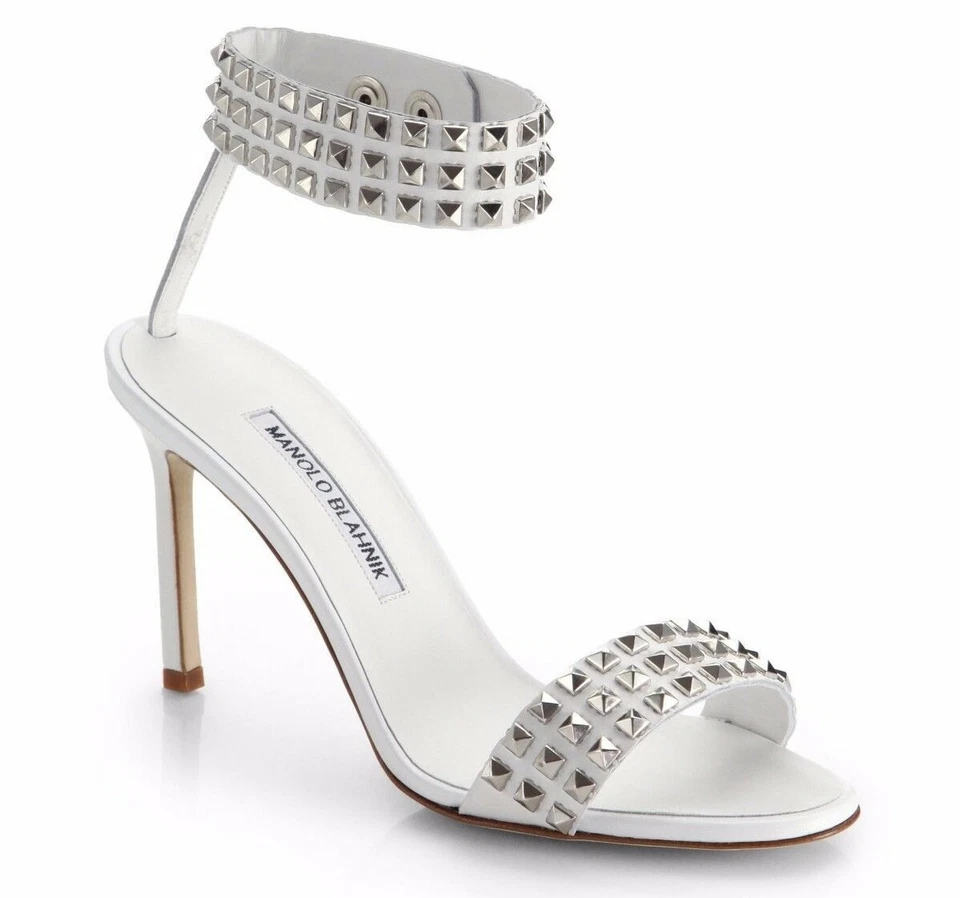 Sandálias Manolo Blahnik Rocco brancas com tachas de couro com tiras no tornozelo tamanho 39 novas - Imagem 1 de 4