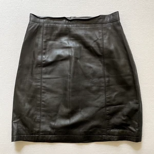 Vintage Wilsons Genuine Leather Skirt Womens 10 Black Lined Pencil - Picture 1 of 6