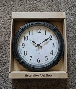 10" Decorative Wall Clock - Picture 1 of 2