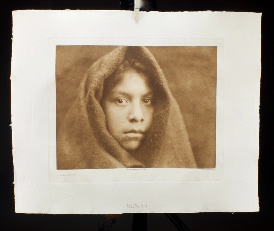 Edward S.Curtis Photogravure A Makah Maiden Classic Gravure Company  Foto 1 de 1