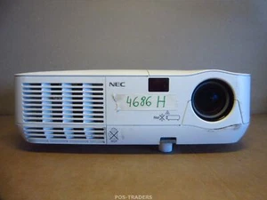 Projecteur NEC NP110 SVGA DLP 2200 LUMENS - 4 686 H - HORS TÉLÉCOMMANDE - Photo 1/9