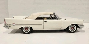 Chrysler 300C 1957 Danbury como nuevo modelo convertible escala 1:24 fundido a presión  - Imagen 1 de 19