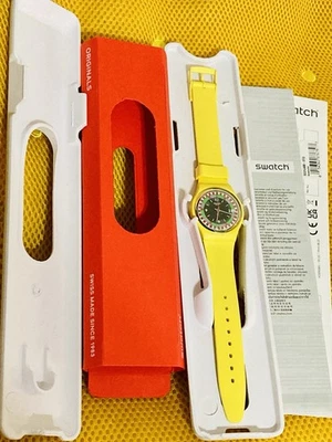 Swatch Edición Limitada Originales Amarillo Corredor Volver a 1984 Recargado NUEVO Agotado Foto 1 de 4
