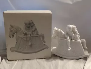 Dept.56 Sharing A Christmas Moment Winter Silhouetten Schaukelpferd mit Spieluhr - Bild 1 von 10