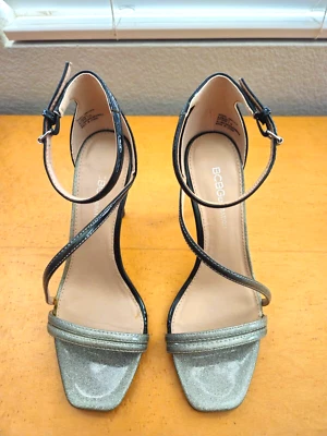 Nuevas sandalias de aguja BCBGENERATION para mujer negras/plateadas metálicas punta cuadrada 6,5 M/B Foto 1 de 4