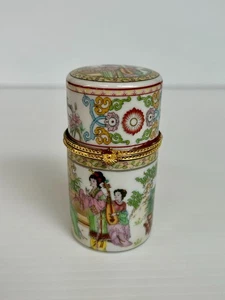 Vintage YIWEI YW Chinese Asian ceramic Geisha toothpick holder trinket box - Bild 1 von 9