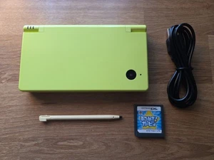Consola Nintendo DSI Verde Lima Versión Japonesa (Con Cargador) VENDEDOR DE EE. UU. - Imagen 1 de 11