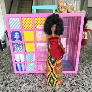 2019 Barbie 'DREAM CLOSET' w/ African American Barbie Wardrobe Carry Case - Picture 1 of 14