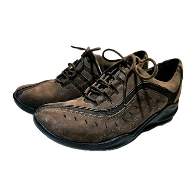 Zapatos para caminar Clarks Wave marrón oscuro con cordones de gamuza para mujer 7,5 Foto 1 de 4