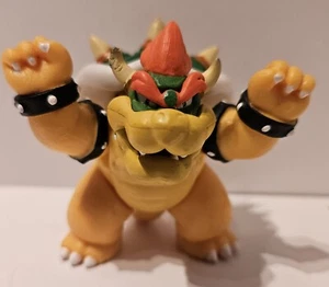Jakks Pacific World of Nintendo Super Mario Bros. Bowser 2.5" Action Figure - Picture 1 of 7