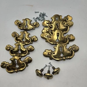 Messing Schublade Ziehen Lot 8 Chippendale Schlüsselloch Hardware 3,5" 3" Mittelkieler - Bild 1 von 9