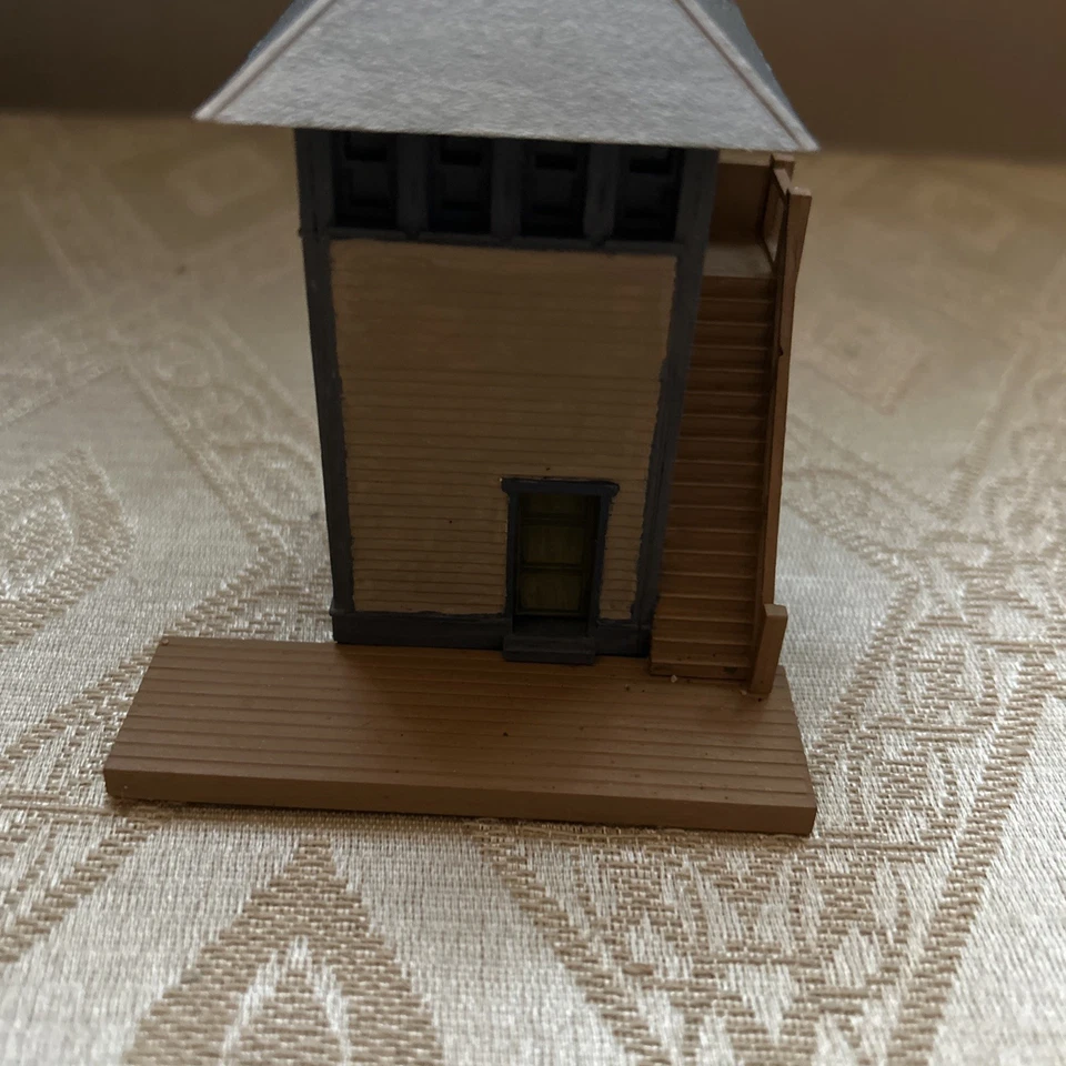 Torre Interruptor Escala HO con Señal por Bachmann Usado Pintado Foto 1 de 4